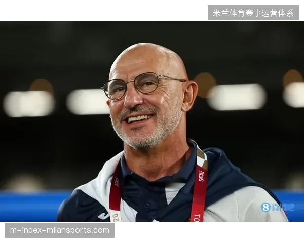 德拉富恩特试验4-2-3-1新阵，但球队进攻仍高度依赖肋部渗透的老问题